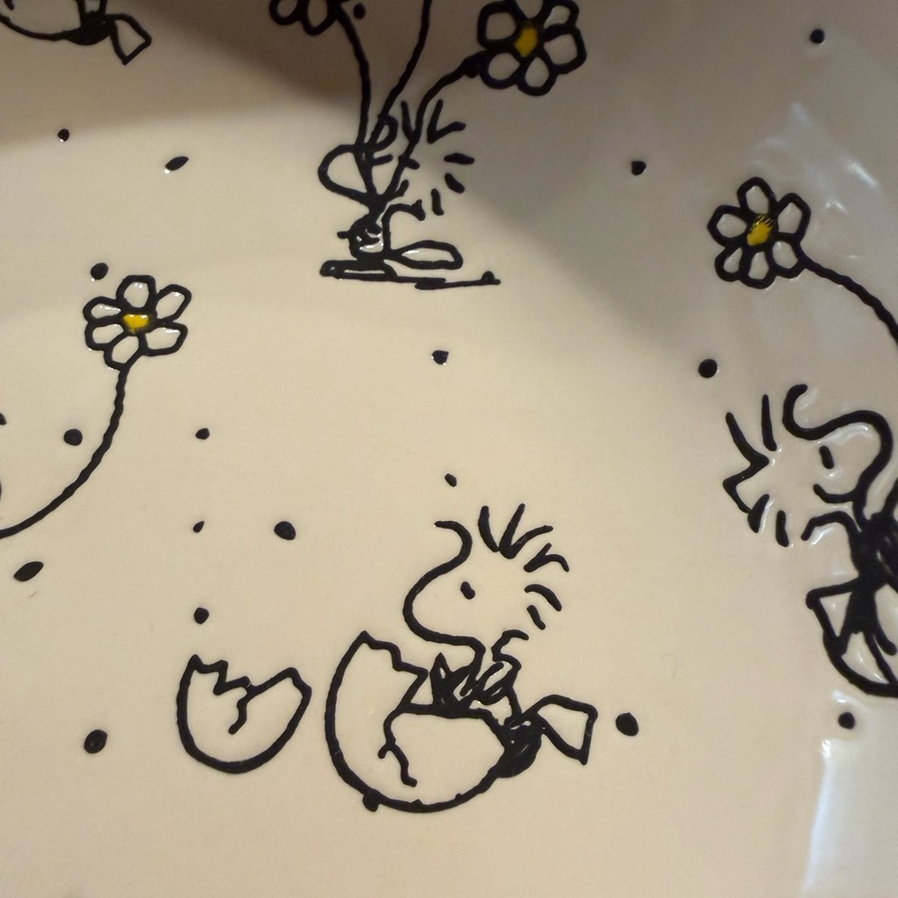 Zrike Peanuts Woodstock Stoneware Serving Bowl - Picture 3 of 5